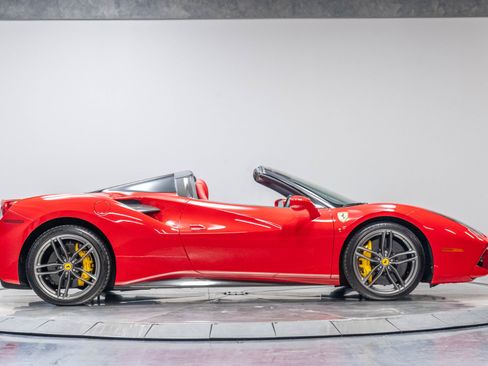 Used 2018 Ferrari 488 Spider RWD image 26