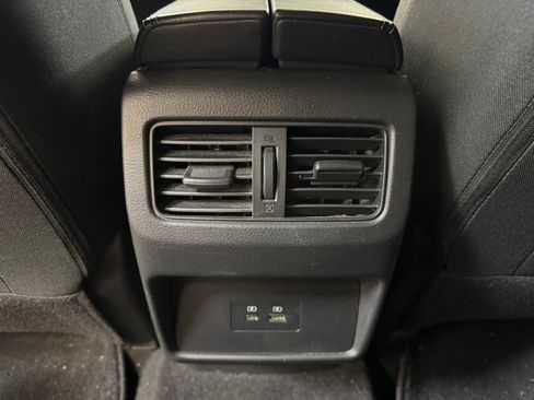 Used 2023 Nissan Rogue SV AWD/4WD image 18