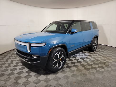 Used 2024 Rivian R1S Adventure AWD/4WD image 1