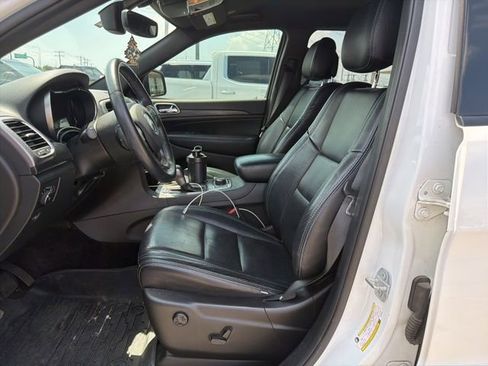 Used 2019 Jeep Grand Cherokee Laredo AWD/4WD image 8