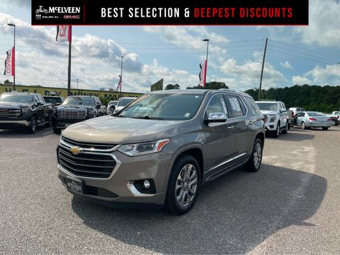 Used 2019 Chevrolet Traverse Premier w/ Driver Confidence II Package FWD image 1