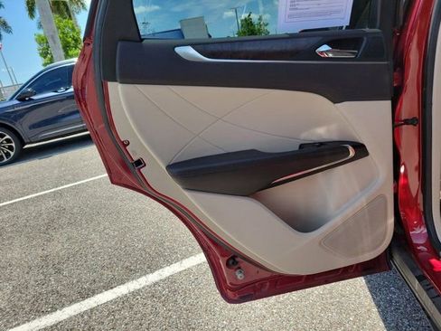 Used 2019 Lincoln MKC Reserve FWD image 14