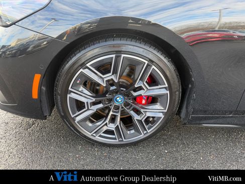Used 2025 BMW i5 M60 w/ Executive Package image 12