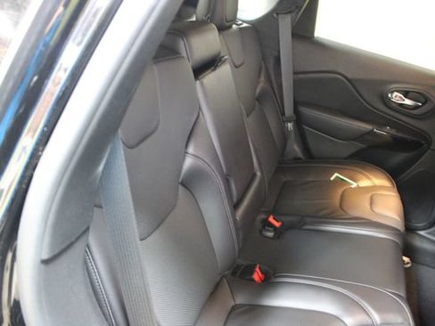 Used 2021 Jeep Cherokee Latitude Lux w/ Sun & Sound Group AWD/4WD image 9