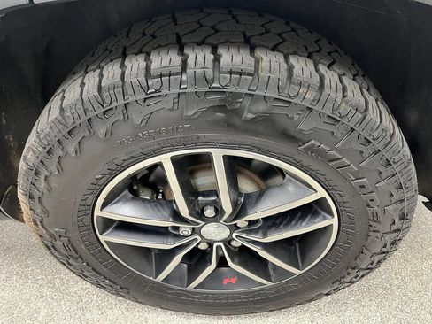 Used 2017 Jeep Grand Cherokee Trailhawk AWD/4WD image 16