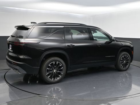 New 2026 Chevrolet Traverse LT w/ Sun and Wheel Package FWD image 7