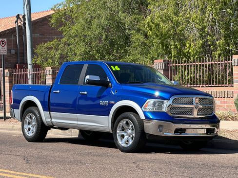 Used 2016 RAM 1500 Laramie w/ Convenience Group AWD/4WD image 8