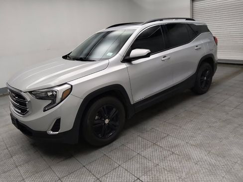 Used 2018 GMC Terrain SLE w/ Driver Convenience Package image 2