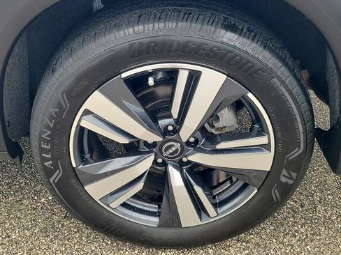 Used 2025 Nissan Rogue SL w/ SL Premium Package FWD image 8
