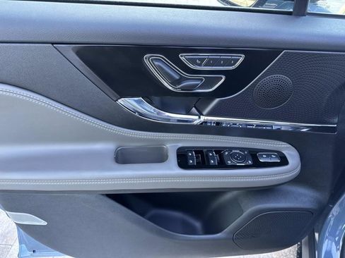 New 2026 Lincoln Corsair Premiere image 9