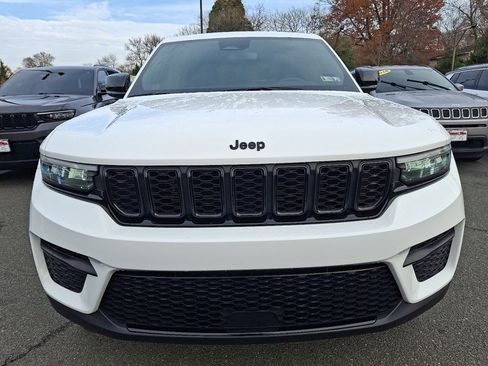 Used 2023 Jeep Grand Cherokee Altitude image 8