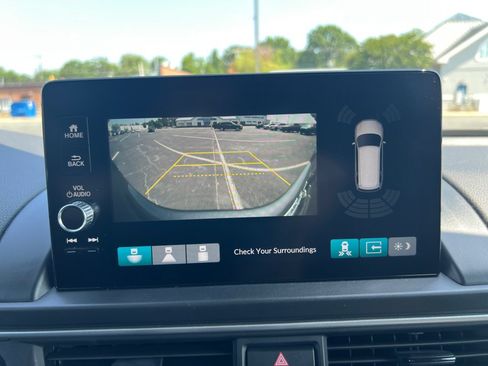 Certified 2025 Honda Pilot Touring image 19