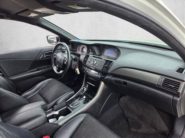 Used 2017 Honda Accord Sport image 15