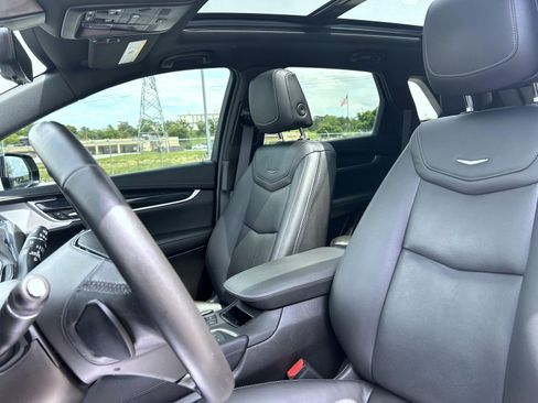 Certified 2023 Cadillac XT5 Premium Luxury w/ Technology Package AWD/4WD image 17