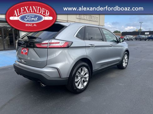 Used 2024 Ford Edge Titanium image 4
