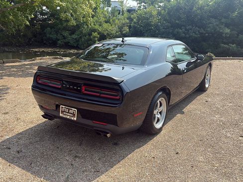 Used 2016 Dodge Challenger R/T Scat Pack RWD image 5