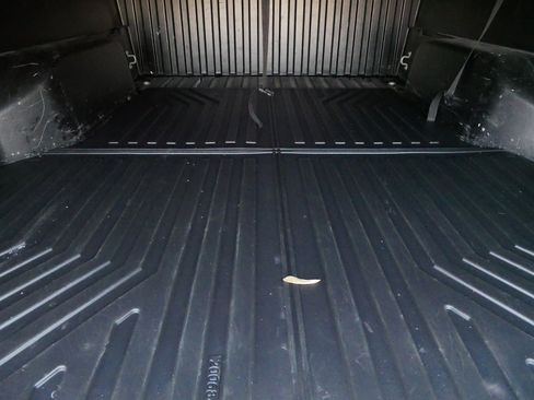 Used 2016 Toyota Tacoma SR5 AWD/4WD image 18