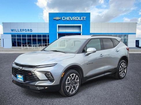 Used 2025 Chevrolet Blazer RS FWD image 1