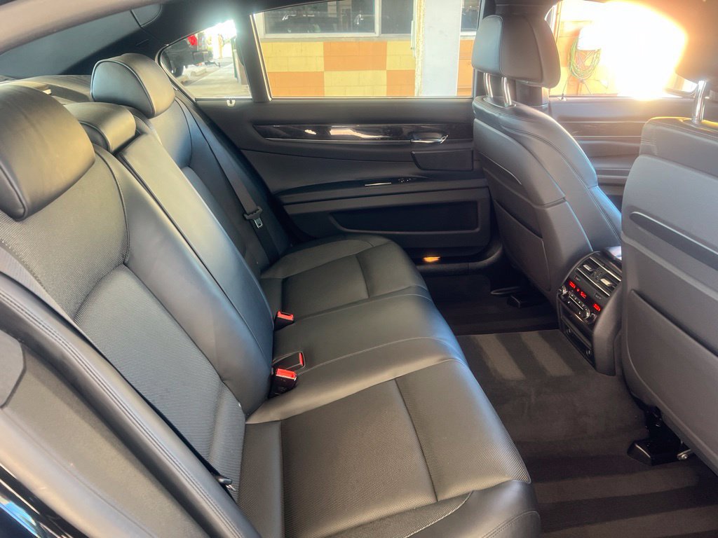 Used 2015 BMW 750Li xDrive AWD/4WD image 16
