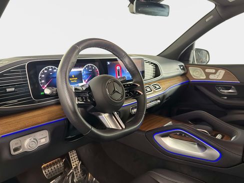 Used 2025 Mercedes-Benz GLS 450 4MATIC w/ AMG Line Exterior image 40