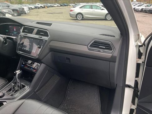 Used 2023 Volkswagen Tiguan SE R-Line AWD/4WD image 13