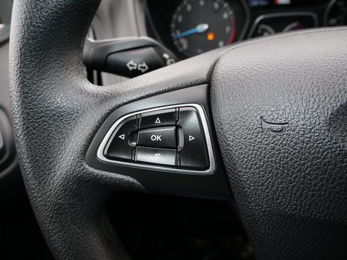 Used 2018 Ford Focus S image 26