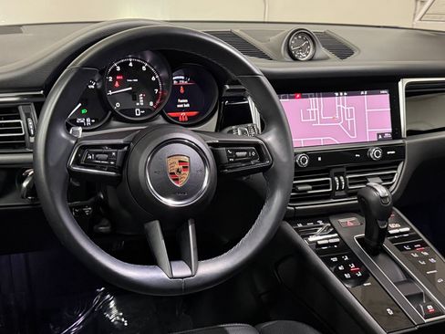 Used 2023 Porsche Macan AWD/4WD image 37