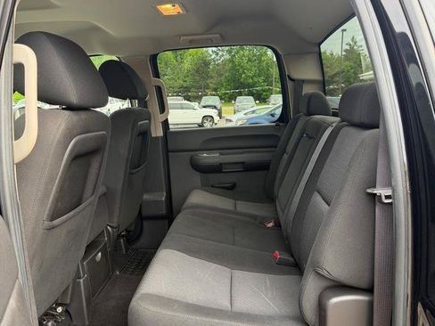 Used 2011 Chevrolet Silverado 2500 LT w/ Interior Plus Package AWD/4WD image 13
