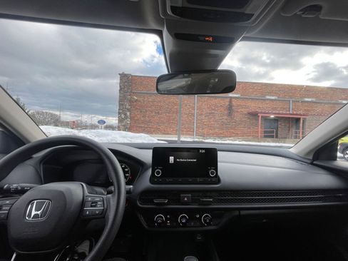 Used 2025 Honda HR-V LX image 33