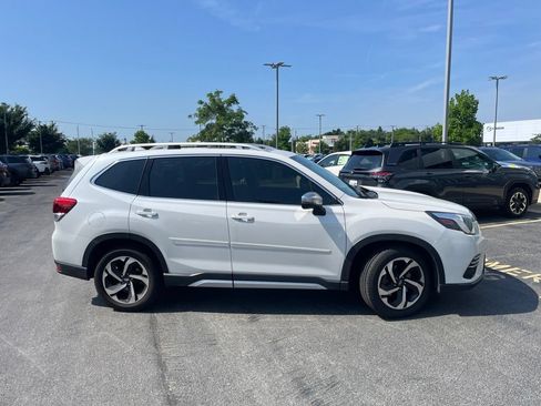 Certified 2022 Subaru Forester Touring AWD/4WD image 5
