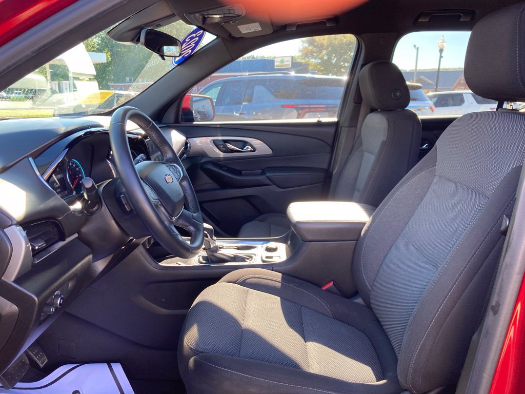 Used 2023 Chevrolet Traverse LT AWD/4WD image 3