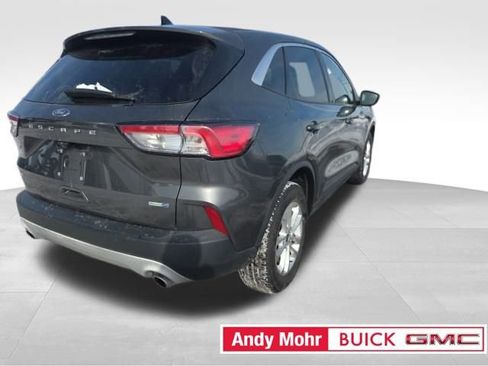 Used 2020 Ford Escape SE image 19