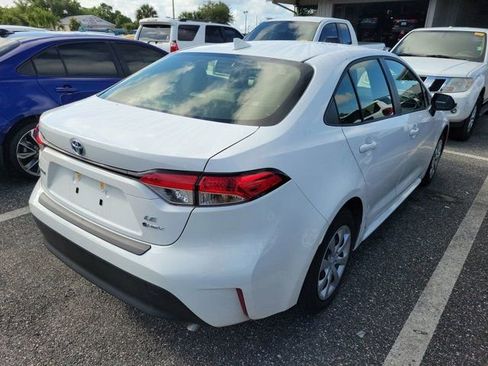 Used 2025 Toyota Corolla LE FWD image 4