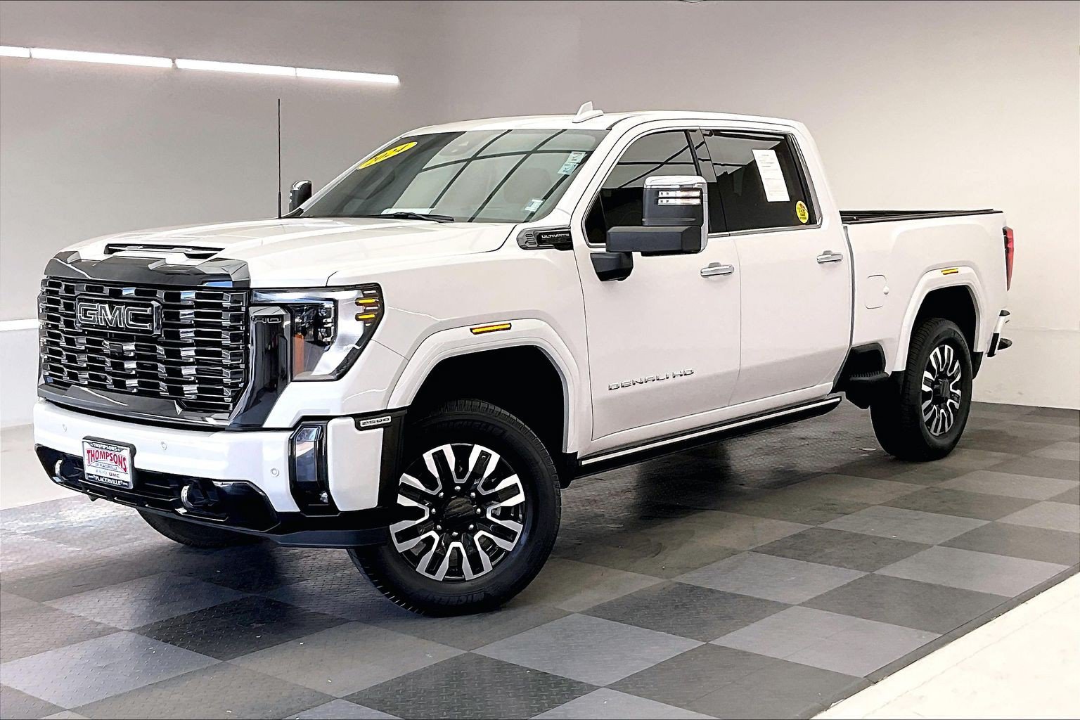 Used 2024 GMC Sierra 2500 Denali Ultimate AWD/4WD image 12
