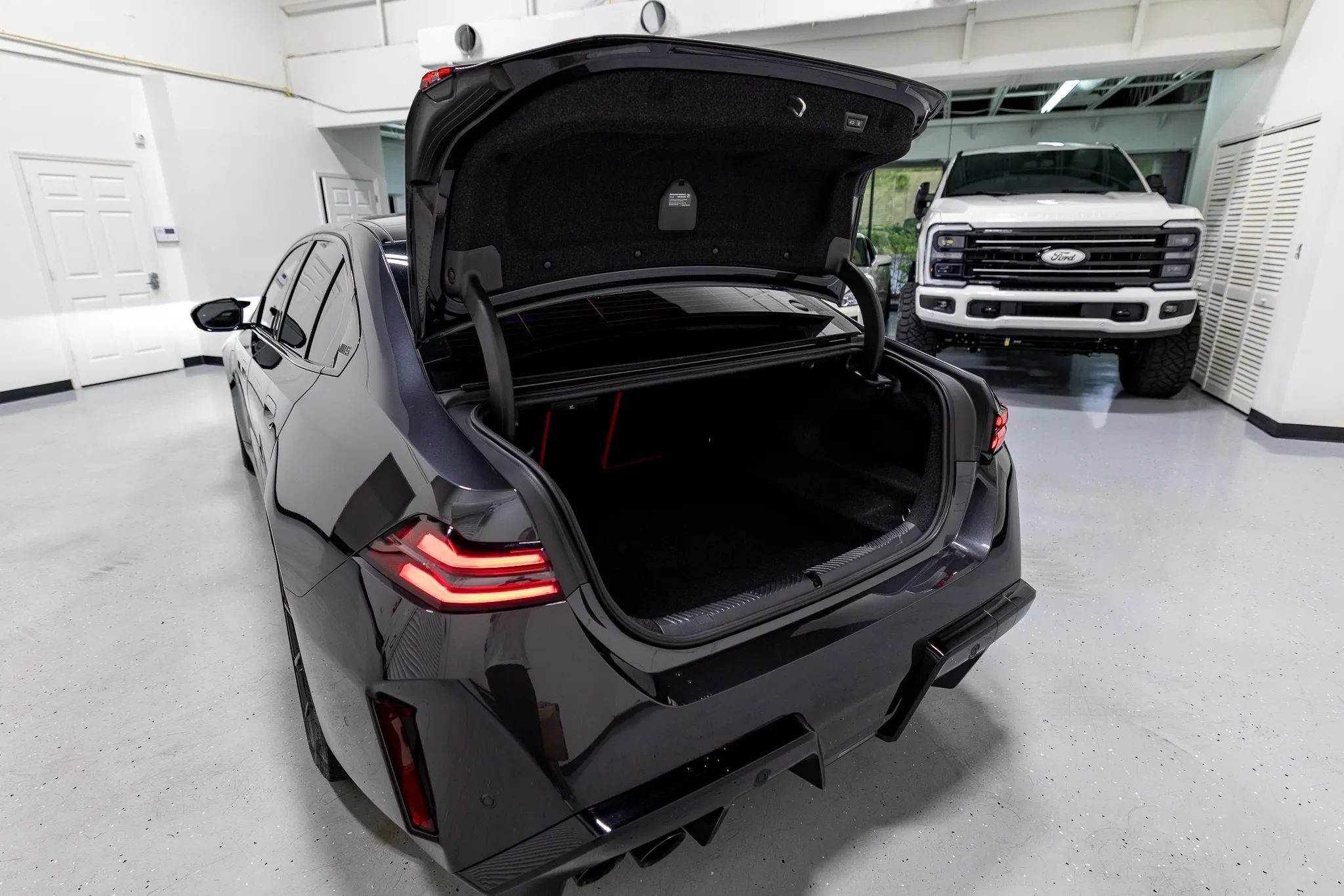 Used 2025 BMW M5 w/ Carbon Package AWD/4WD image 41