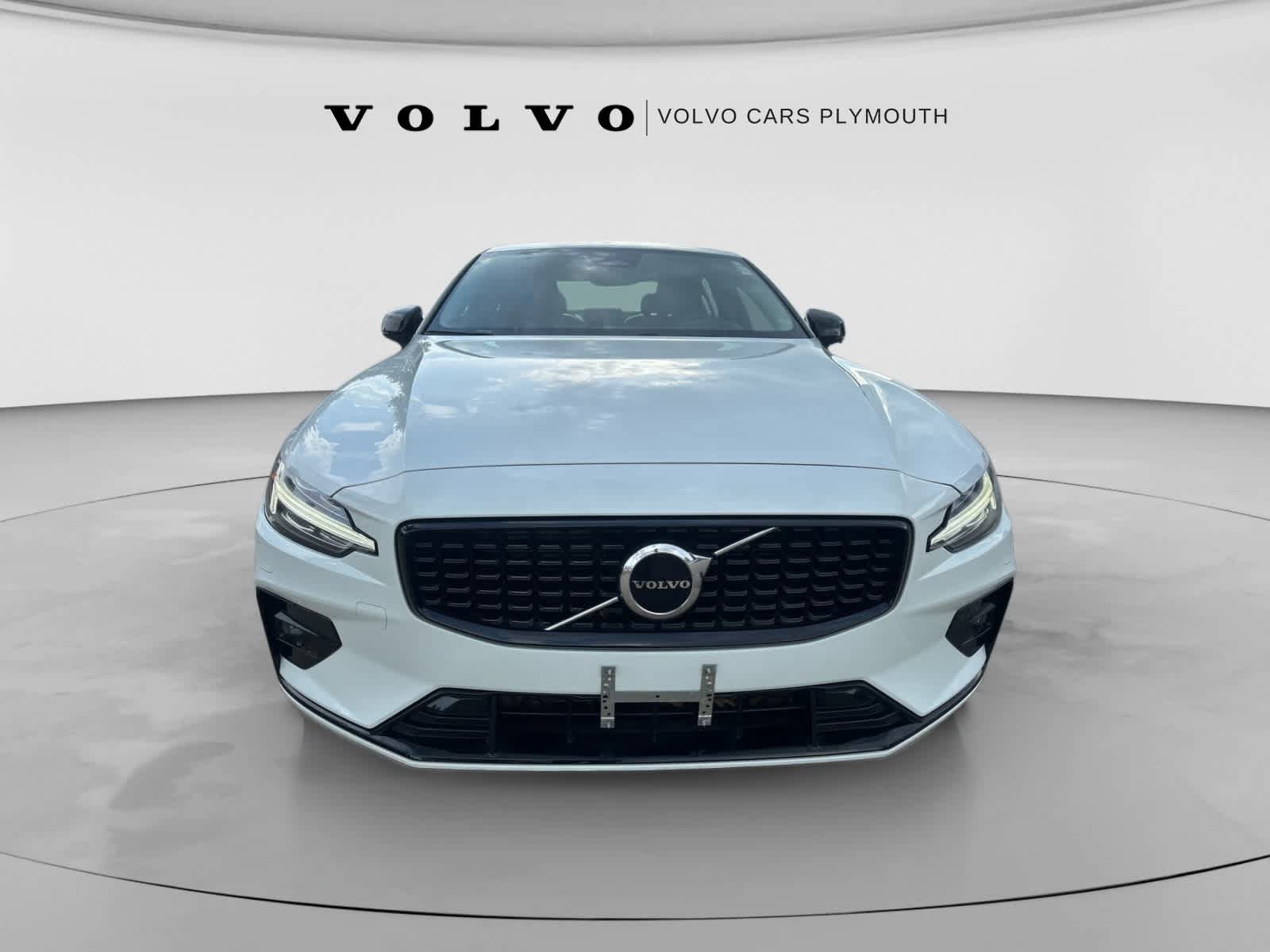 Used 2024 Volvo S60 B5 Core w/ Climate Package AWD/4WD image 4
