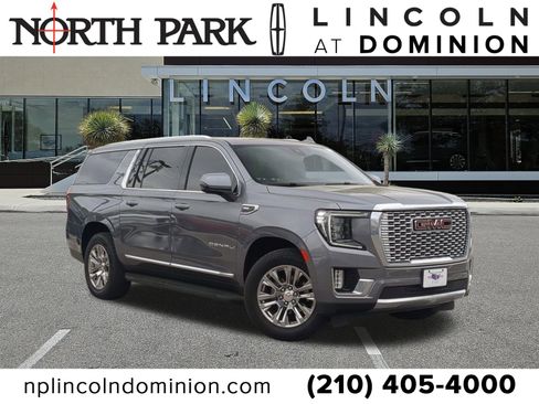 Used 2021 GMC Yukon XL Denali image 1