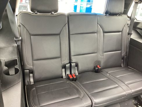 Used 2021 Chevrolet Tahoe Premier w/ Premium Package image 22