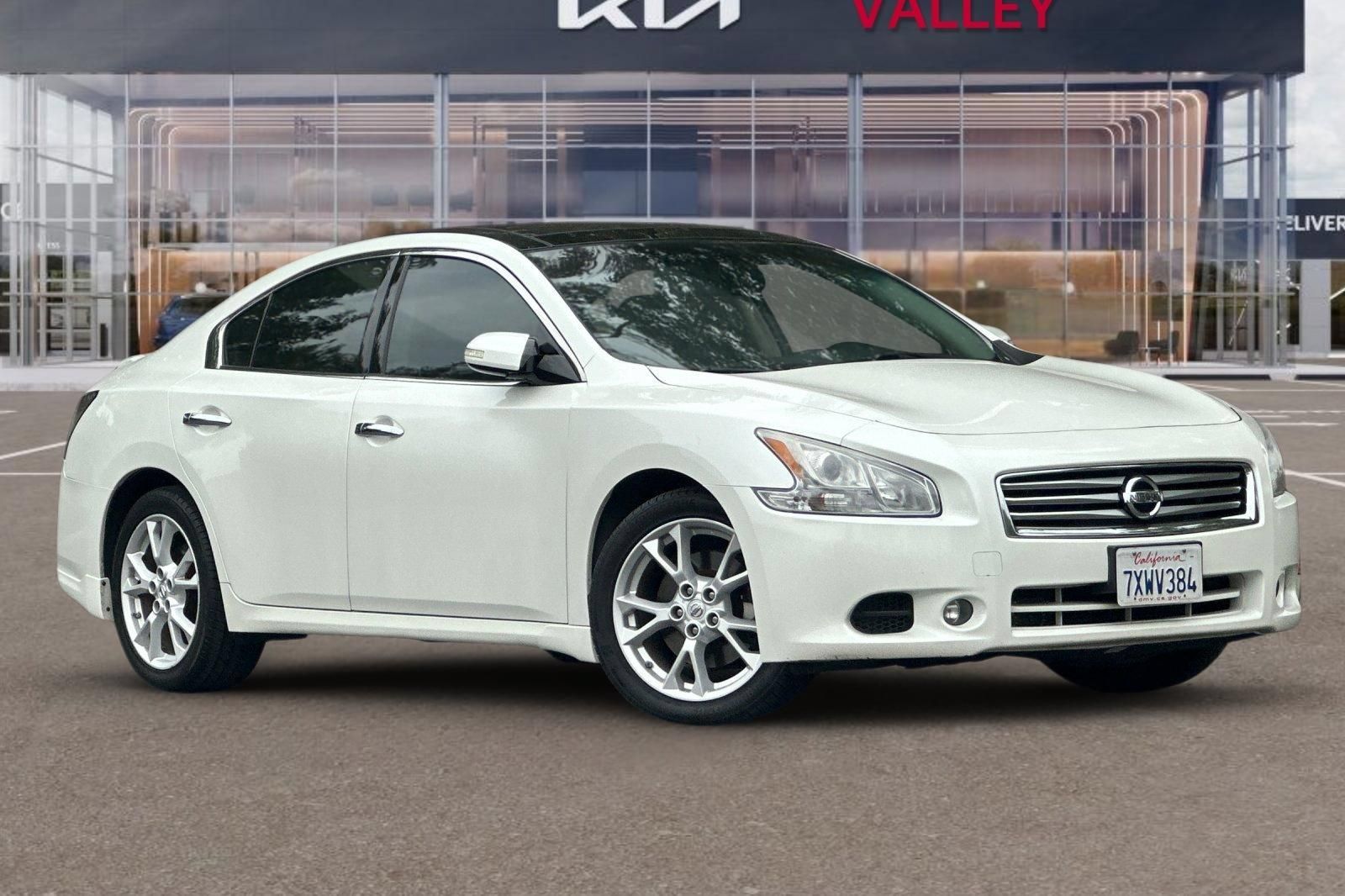 Used 2014 Nissan Maxima 3.5 SV w/ Premium Package FWD image 2
