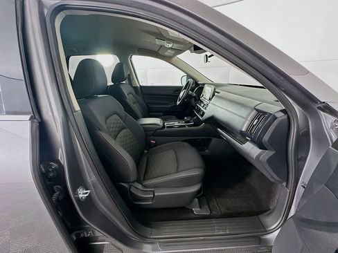 Used 2024 Nissan Pathfinder SV image 31