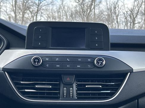 Used 2022 Ford Escape S image 18