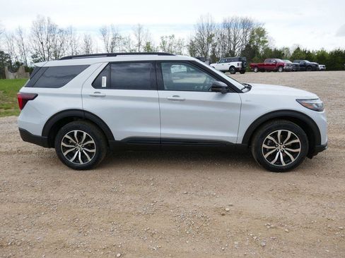 New 2026 Ford Explorer ST-Line image 4