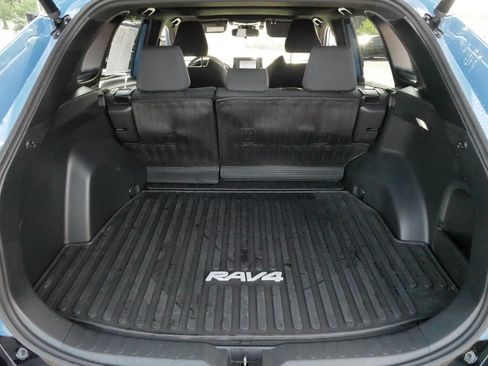 Certified 2022 Toyota RAV4 SE w/ Convenience Package AWD/4WD image 18