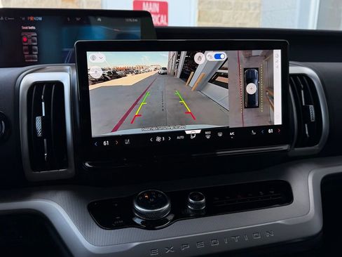 New 2025 Ford Expedition Active image 33