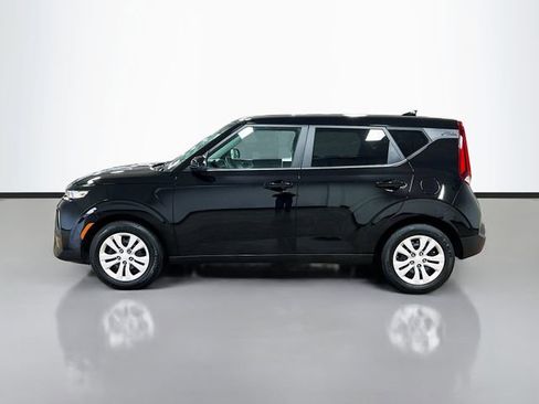 Certified 2022 Kia Soul LX image 4