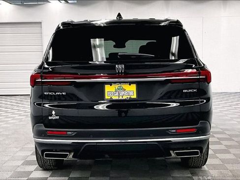 Used 2025 Buick Enclave Preferred w/ Power Package image 5