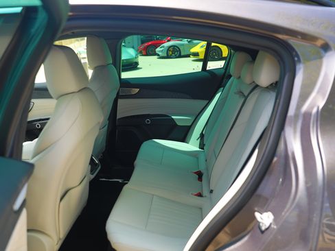Used 2024 Maserati Grecale GT AWD/4WD image 35