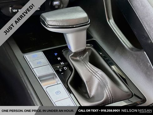 Used 2023 Hyundai Elantra Limited w/ Cargo Package image 17