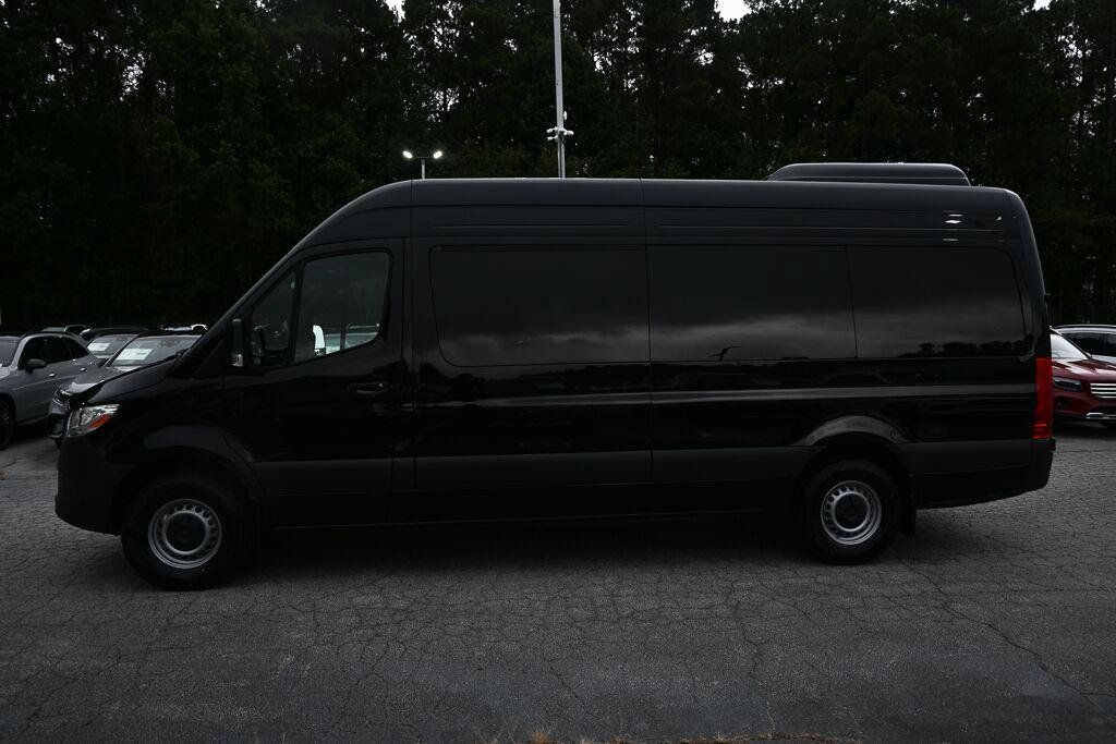 Used 2025 Mercedes-Benz Sprinter 2500 image 18