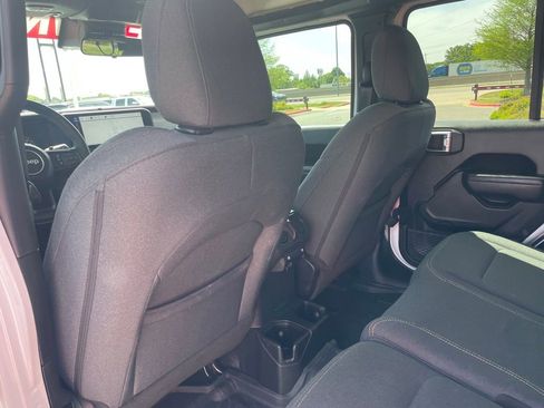 Used 2024 Jeep Wrangler Willys image 23